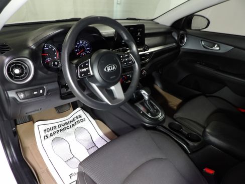 Used 2021 Kia Forte LXS FWD image 9