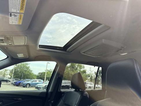 Used 2019 Honda Pilot Touring image 32