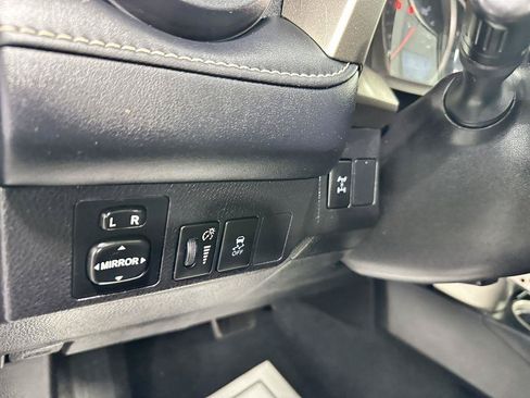 Used 2015 Toyota RAV4 XLE AWD/4WD image 13