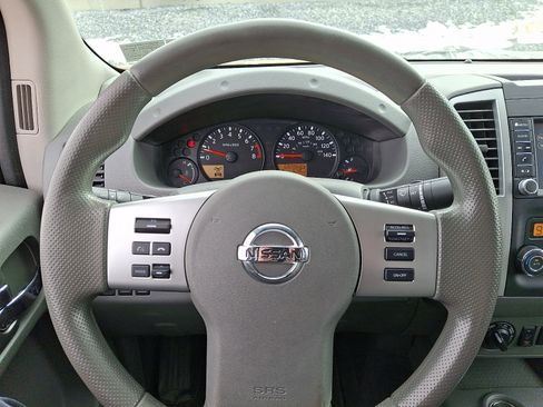 Used 2020 Nissan Frontier SV image 24