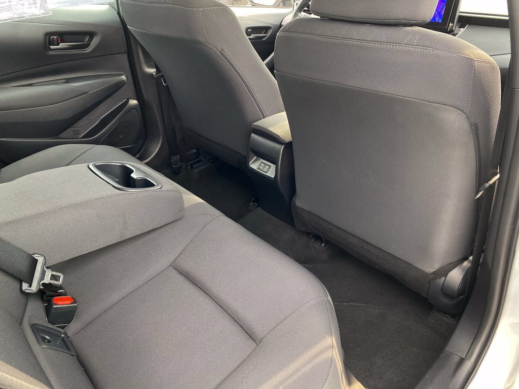 Used 2025 Toyota Corolla LE FWD image 34