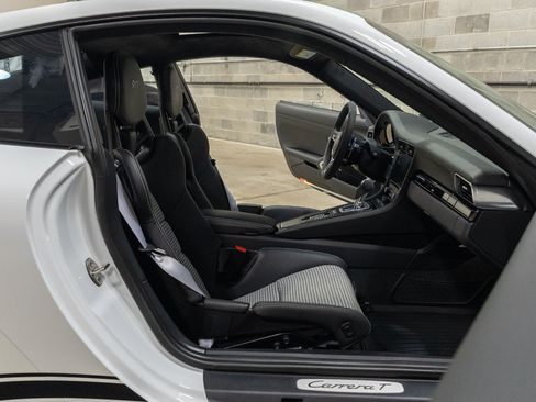 Used 2019 Porsche 911 Carrera T RWD image 34
