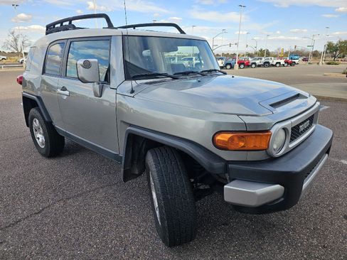 Used 2010 Toyota FJ Cruiser 4WD image 7