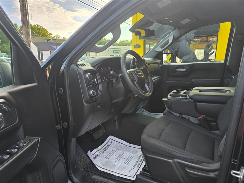 Used 2024 GMC Sierra 1500 Pro w/ Graphite Edition AWD/4WD image 9