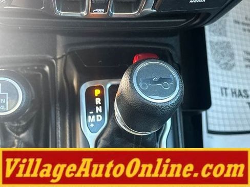 Used 2019 Jeep Wrangler Unlimited Sport w/ Technology Group AWD/4WD image 25
