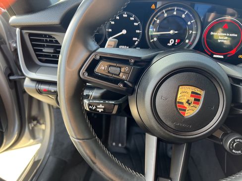 Used 2022 Porsche 911 Carrera image 18