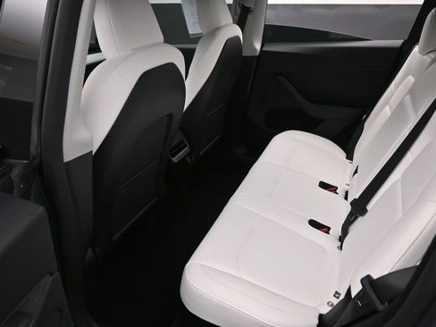 Used 2024 Tesla Model Y Performance AWD/4WD image 26