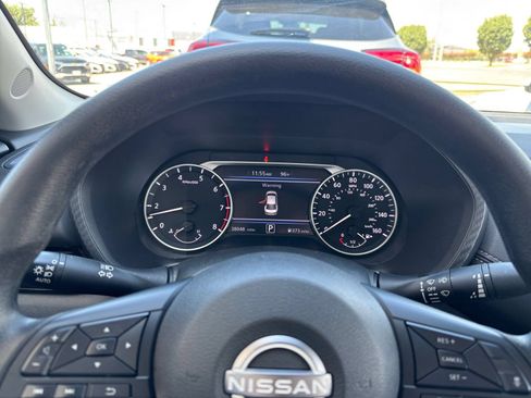 Used 2025 Nissan Sentra SV FWD image 38