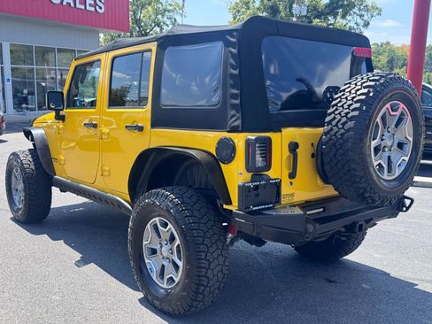Used 2015 Jeep Wrangler Unlimited Rubicon w/ Connectivity Group AWD/4WD image 5