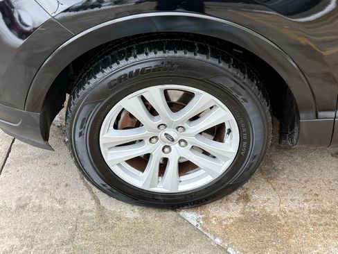 Used 2018 Ford Explorer XLT image 46