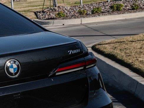 Certified 2024 BMW 760i xDrive w/ Executive Package image 7