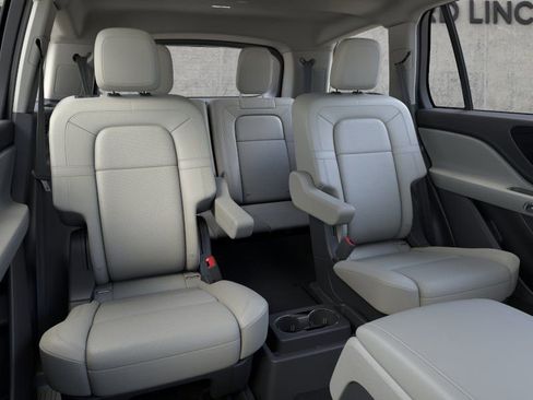 New 2026 Lincoln Aviator Reserve RWD image 11