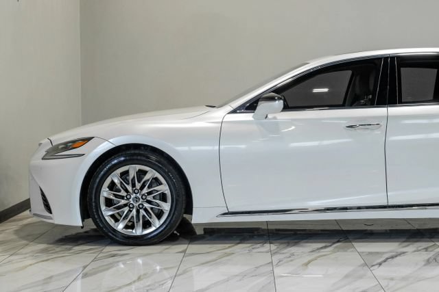 Used 2018 Lexus LS 500 w/ Accessory Package (Z1) RWD image 16