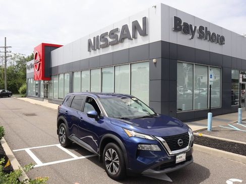 Certified 2022 Nissan Rogue SV AWD/4WD image 2