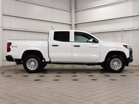 Used 2026 Chevrolet Colorado W/T AWD/4WD image 9