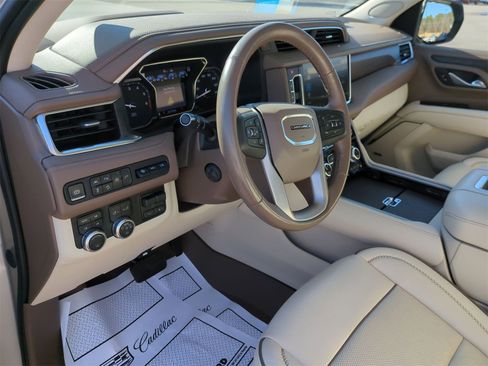 Used 2021 GMC Yukon Denali w/ Denali Ultimate Package image 10