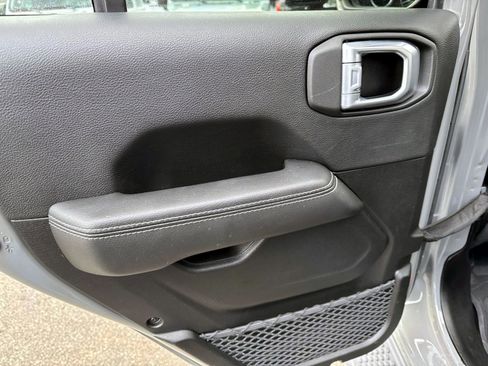 Used 2023 Jeep Wrangler Unlimited Sahara w/ Cold Weather Group image 9