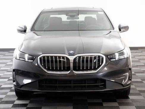 Used 2025 BMW i5 xDrive40 w/ Premium Package image 24