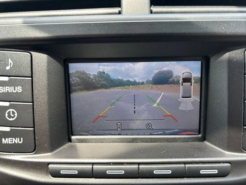Used 2018 Ford Explorer XLT AWD/4WD image 2