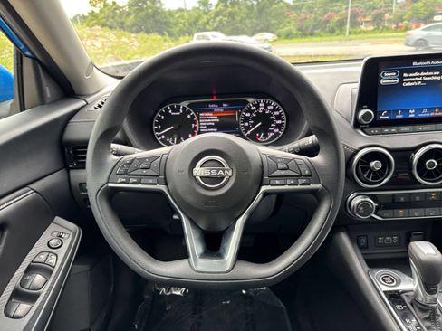 Used 2025 Nissan Sentra SV FWD image 25