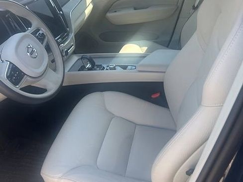 Used 2023 Volvo XC60 B5 Plus w/ Climate Package image 4