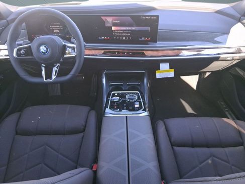 New 2026 BMW 750e xDrive w/ Premium Package image 13