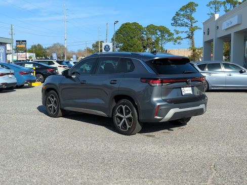 Used 2025 Volkswagen Tiguan SE image 5