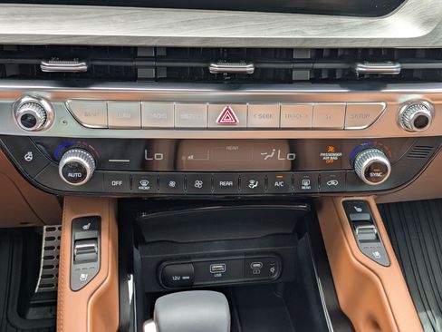 Certified 2025 Kia Telluride SX Prestige X-Line AWD/4WD image 22