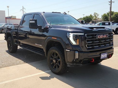 Used 2024 GMC Sierra 2500 AT4 w/ AT4 Premium Plus Package AWD/4WD image 4