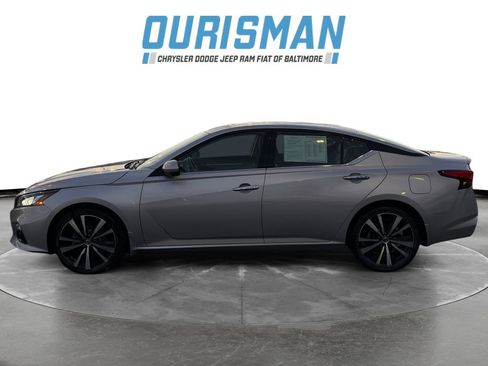 Used 2019 Nissan Altima 2.5 Platinum image 3