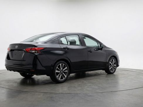 Used 2025 Nissan Versa SV FWD image 9