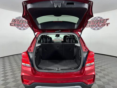 Used 2020 Chevrolet Trax LT w/ LT Convenience Package FWD image 27