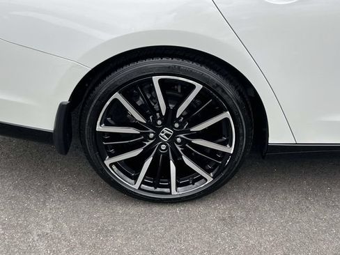 Used 2023 Honda Accord Touring image 7
