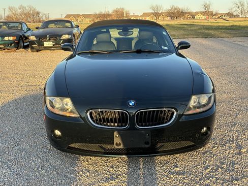 Used 2005 BMW Z4 2.5i image 10