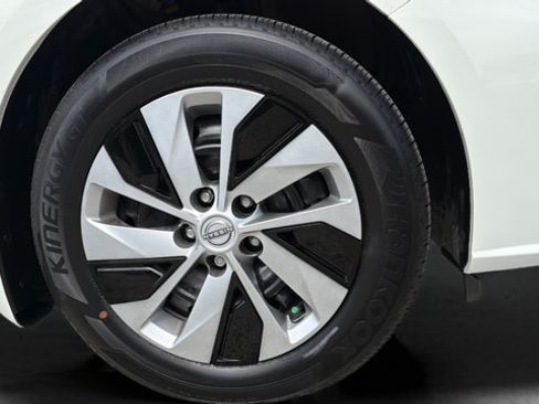Certified 2025 Nissan Altima 2.5 S FWD image 30