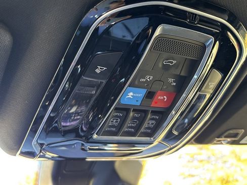 Used 2024 Jeep Grand Cherokee Overland image 44