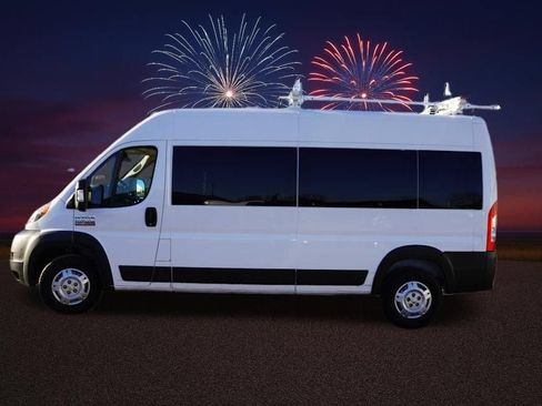 Used 2022 RAM ProMaster 2500 w/ Convenience Group FWD image 9