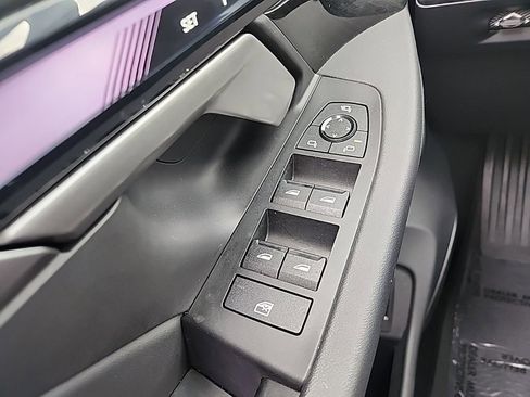 Used 2025 BMW i5 eDrive40i image 37