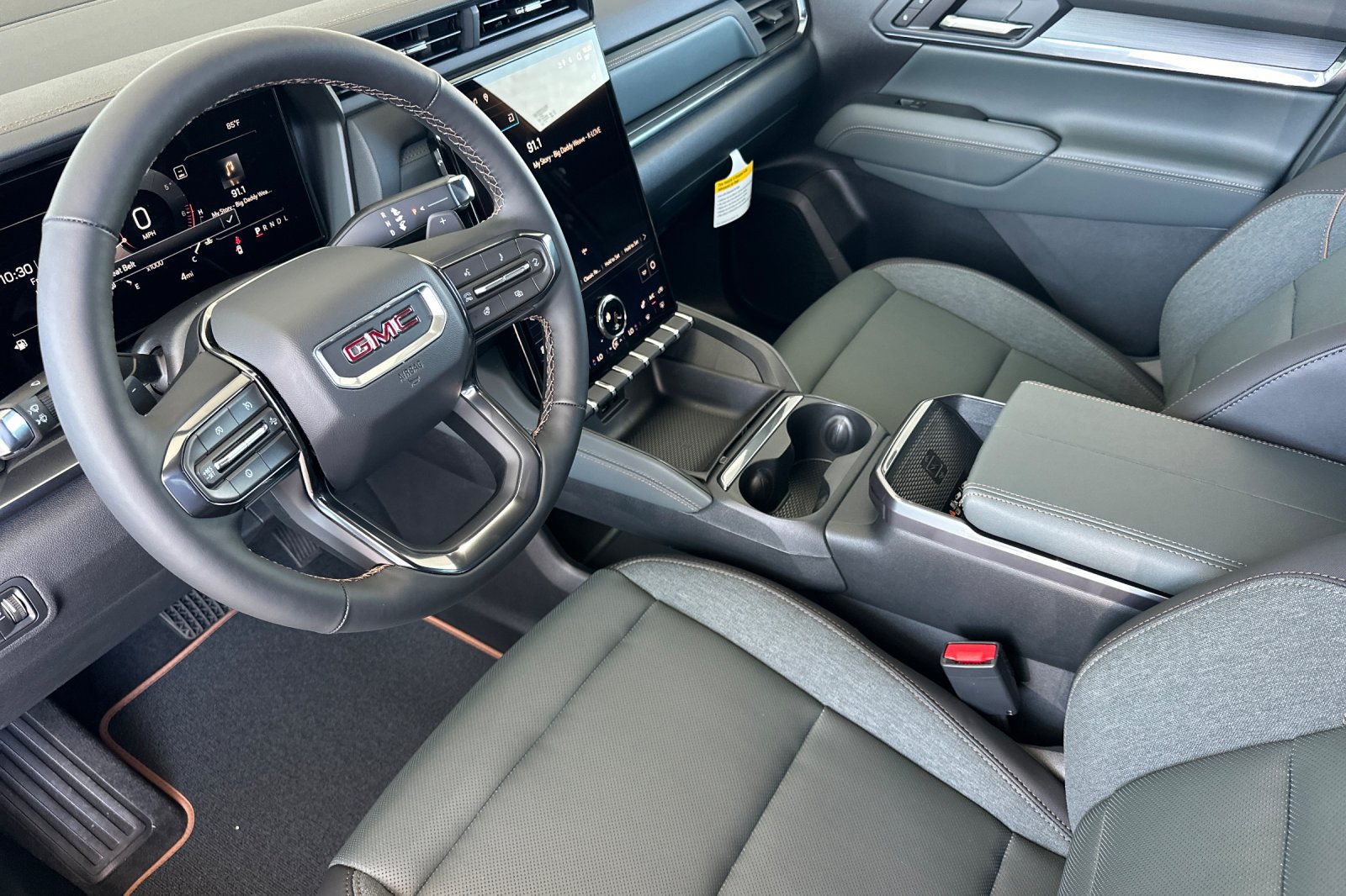 New 2026 GMC Terrain AT4 w/ Technology Package II AWD/4WD image 8