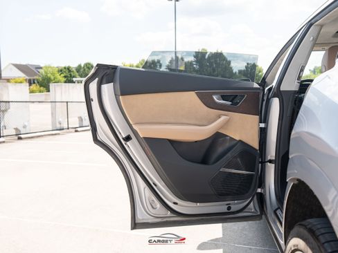 Used 2019 Audi Q8 Prestige AWD/4WD image 45
