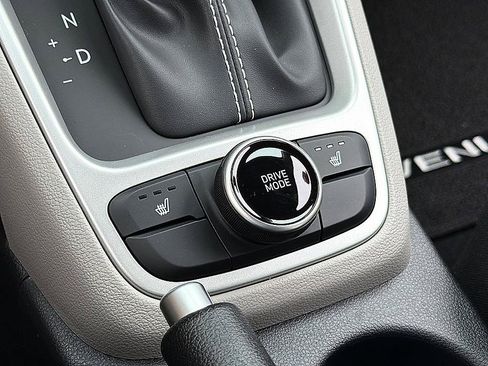 New 2026 Hyundai Venue SEL FWD image 14