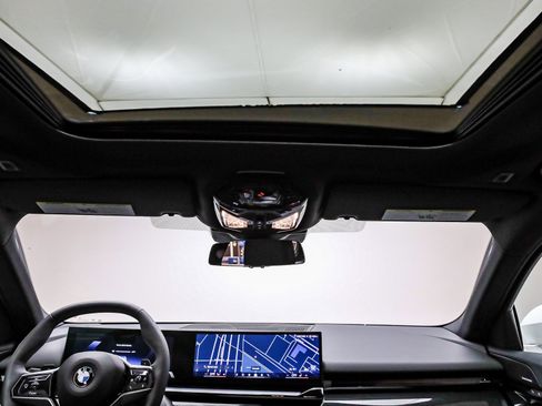 Used 2025 BMW 530i image 17