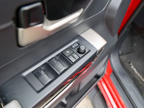 Used 2024 Toyota Tundra Limited AWD/4WD image 43