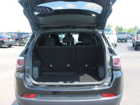 Used 2024 Jeep Compass Sport AWD/4WD image 17