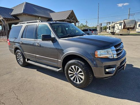 Used 2017 Ford Expedition XLT RWD image 10