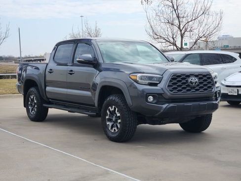 Used 2023 Toyota Tacoma TRD Off-Road image 2