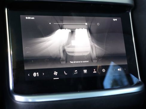 Used 2022 Tesla Model S AWD/4WD image 39