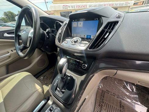 Used 2016 Ford Escape Titanium image 28