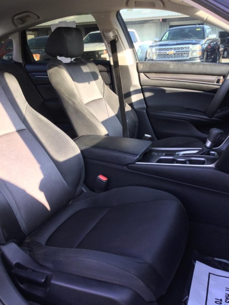 Used 2018 Honda Accord LX image 10