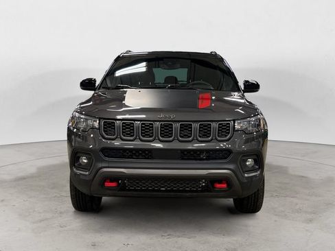 Used 2024 Jeep Compass Trailhawk AWD/4WD image 2
